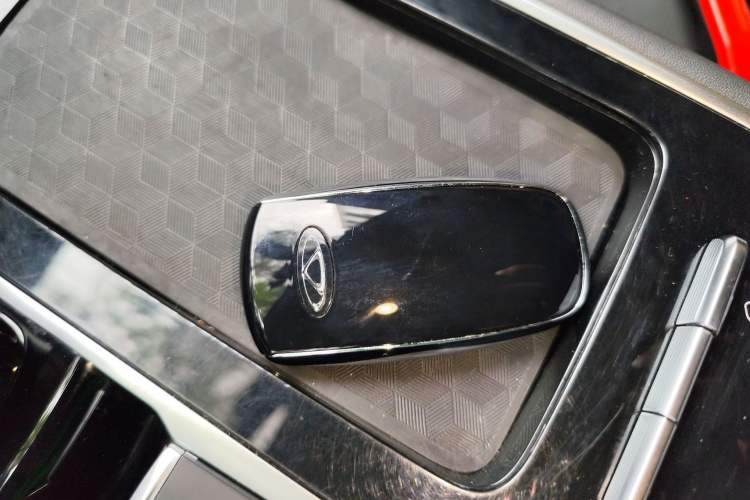 Used Chery Tiggo 8 2024 Honor Edition 230TCI Automatic Excellence Version 5 Seats Vehicle Key