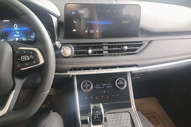 Used Chery Tiggo 8 2024 230TCI Automatic New Trendy Version 7 Seats Audio And AC Panel