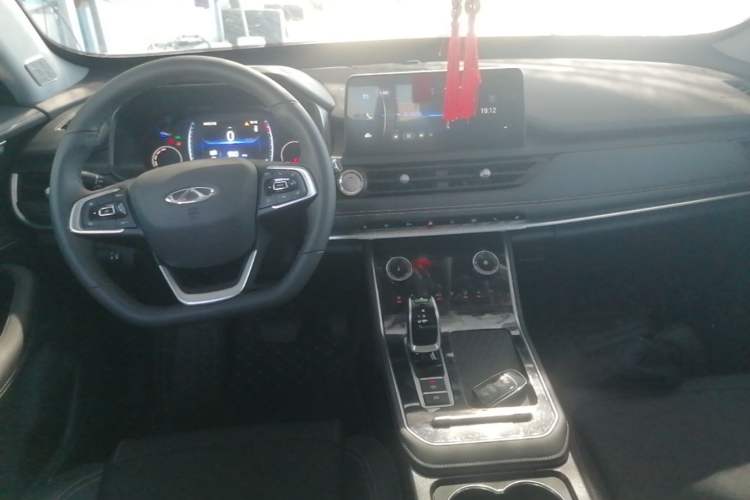 Used Chery Tiggo 8 2024 1.5 TCI Automatic New Dynamic 7-Seater Center Console