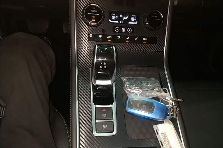 Used Chery Tiggo 8 2024 230TCI Automatic New Edition 5-Seater Gear Lever