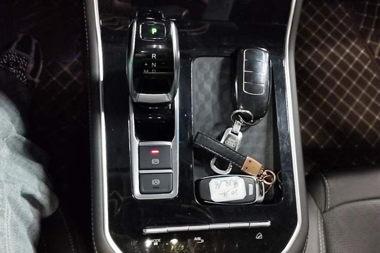 Used Chery Tiggo 8 2024 Honor Edition 230TCI Automatic Excellence Version 5 Seats Gear Lever