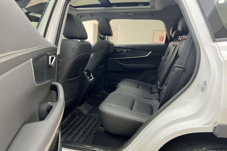 Used Chery Tiggo 8 2024 Honor Edition 230TCI Automatic Excellence Version 7 Seats Interior 2