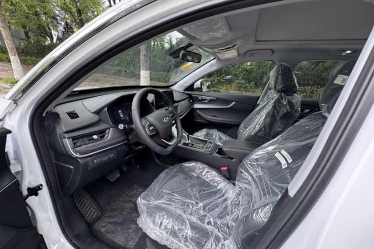 Used Chery Tiggo 8 2024 230TCI Automatic New Edition 7-Seater Interior 2