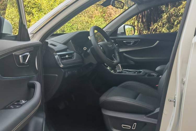 Used Chery Tiggo 8 2024 Honor Edition 230TCI Automatic Excellence Version 5 Seats Interior 2