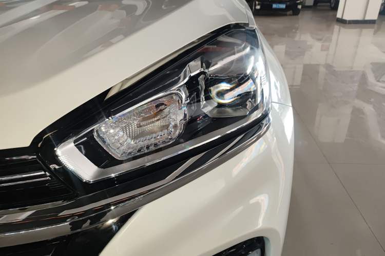 Used Chery Tiggo 8 2024 1.5 TCI Automatic New Dynamic 7-Seater Left Front Headlight