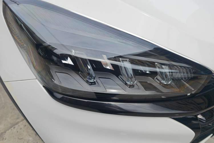 Used Chery Tiggo 8 2024 Honor Edition 230TCI Automatic Excellence Version 5 Seats Right Front Headlight