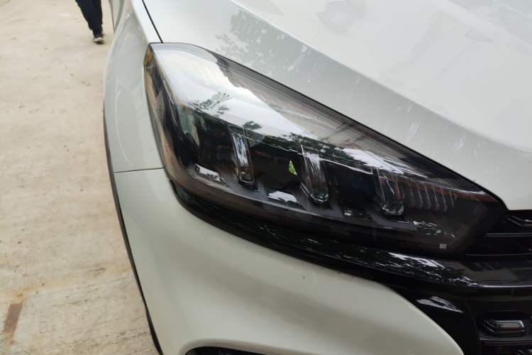 Used Chery Tiggo 8 2024 Honor Edition 230TCI Automatic Excellence Version 5 Seats Right Front Headlight