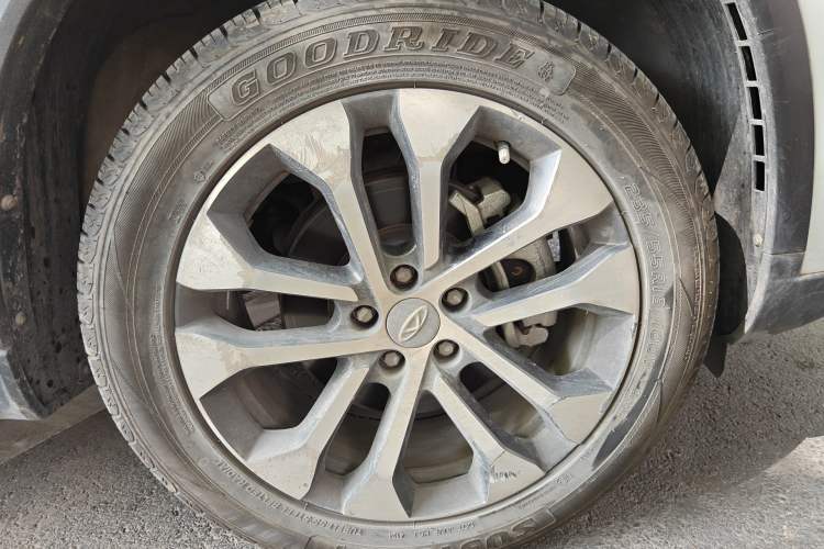 Used Chery Tiggo 8 2024 Honor Edition 230TCI Automatic Excellence Version 7 Seats Right Front Wheel Hub