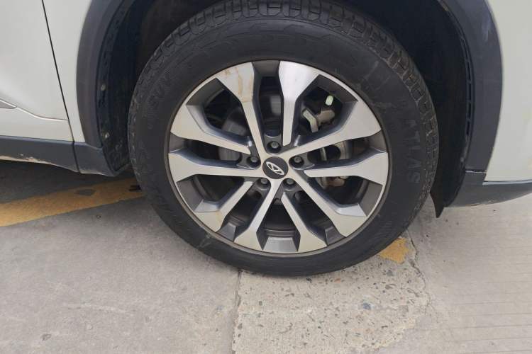 Used Chery Tiggo 8 2024 Honor Edition 230TCI Automatic Excellence Version 5 Seats Right Front Wheel Hub