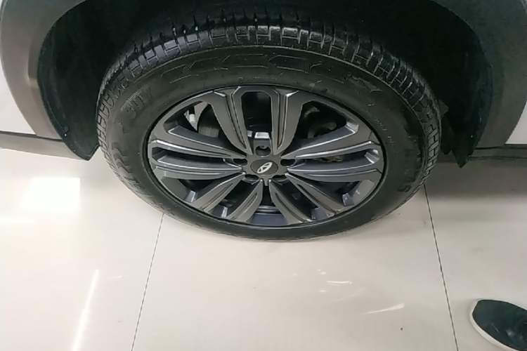 Used Chery Tiggo 8 2024 230TCI Automatic New Edition 5-Seater Right Rear Wheel Hub