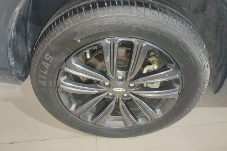 Used Chery Tiggo 8 2024 1.5 TCI Automatic New Dynamic Edition 5 Seats Right Rear Wheel Hub