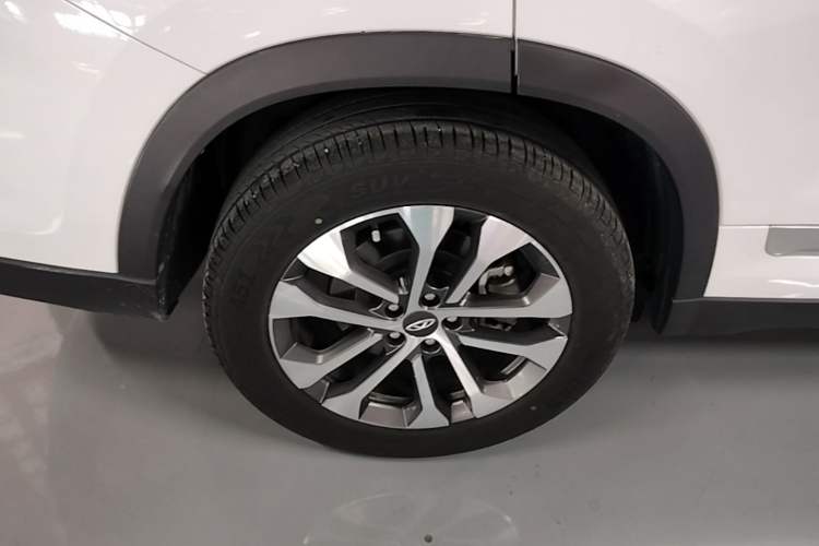 Used Chery Tiggo 8 2024 Honor Edition 230TCI Automatic Excellence Version 5 Seats Right Rear Wheel Hub
