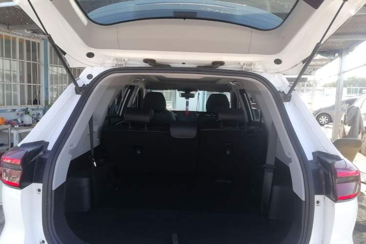 Used Chery Tiggo 8 2024 1.5 TCI Automatic New Dynamic 7-Seater Trunk