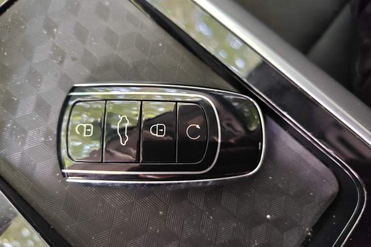 Used Chery Tiggo 8 2024 Honor Edition 230TCI Automatic Excellence Version 7 Seats Vehicle Key