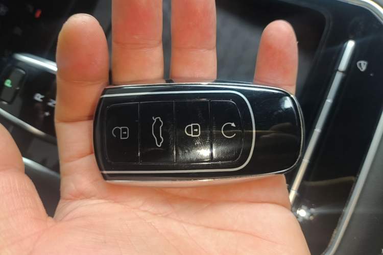 Used Chery Tiggo 8 2024 230TCI Automatic New Trendy Version 7 Seats Vehicle Key