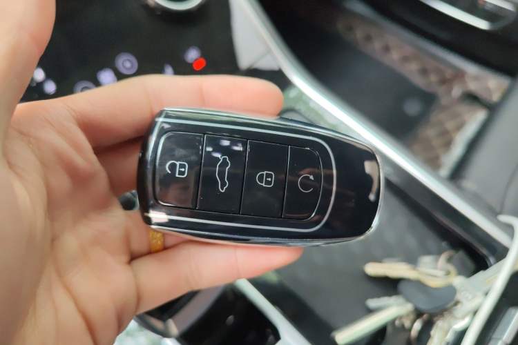 Used Chery Tiggo 8 2024 Honor Edition 230TCI Automatic Excellence Version 5 Seats Vehicle Key