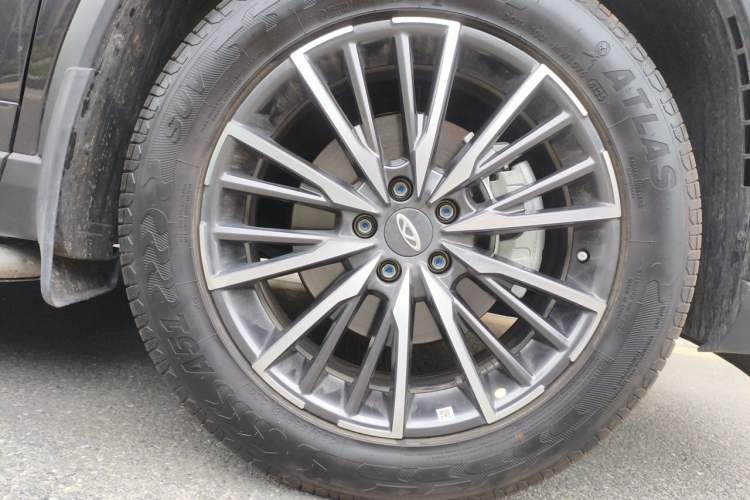 Used Chery Tiggo 8 2025 Excellence Edition 230 TCI Automatic Luxury Version 5 Seats Right Front Wheel Hub