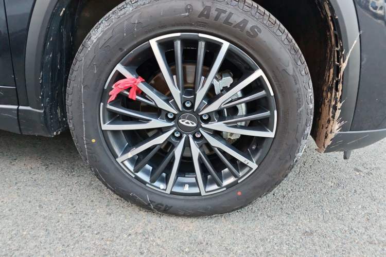 Used Chery Tiggo 8 2025 Excellence Edition 230 TCI Automatic Luxury Version 5 Seats Right Front Wheel Hub