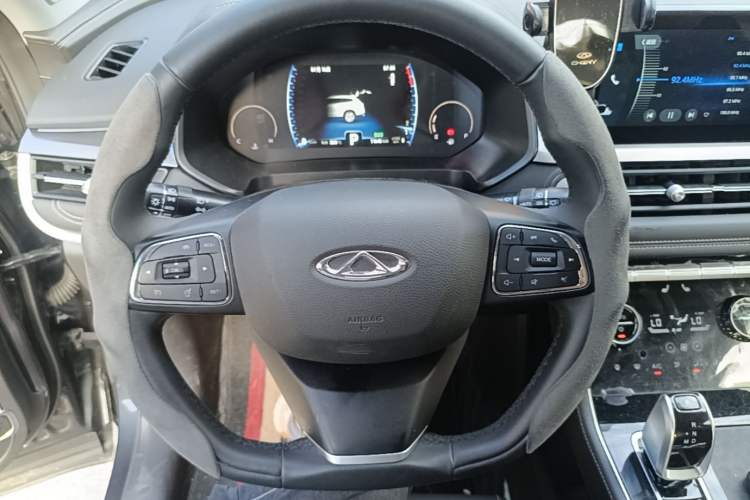 Used Chery Tiggo 8 2025 Excellence Edition 230 TCI Automatic Luxury Version 5 Seats Steering Wheel