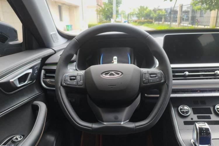 Used Chery Tiggo 8 2025 Excellence Edition 230 TCI Automatic Luxury Version 5 Seats Steering Wheel