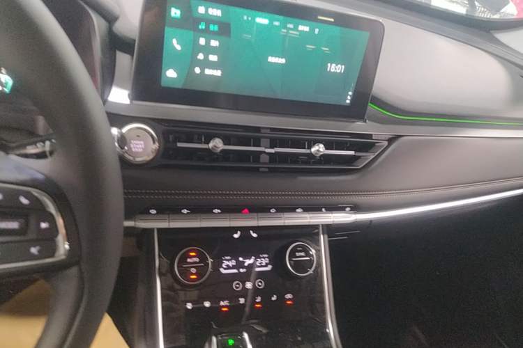 Used Chery Tiggo 8 2025 Excellence Version 230 TCI Automatic Luxury Edition 7 Seats Audio And AC Panel