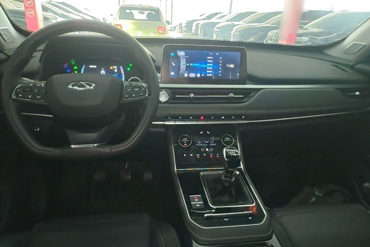 Used Chery Tiggo 8 2025 Excellence Version 230 TCI Manual Comfort Edition 5 Seats Center Console