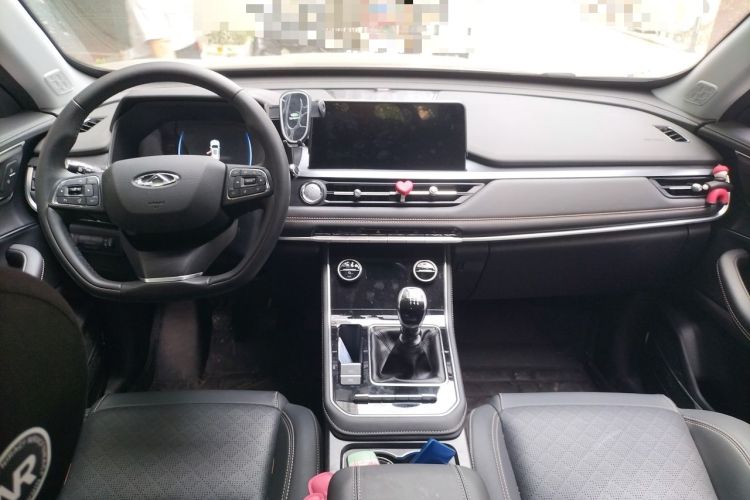 Used Chery Tiggo 8 2025 Excellence Version 230 TCI Manual Comfort Edition 5 Seats Center Console