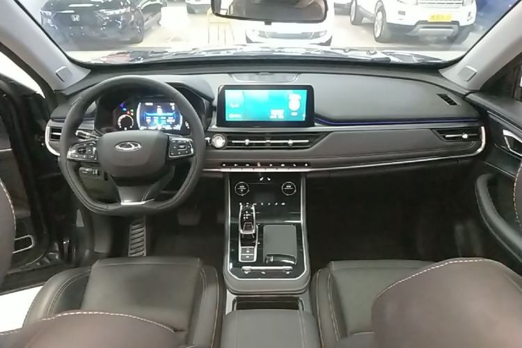 Used Chery Tiggo 8 2025 Excellence Edition 230 TCI Automatic Luxury Version 5 Seats Center Console