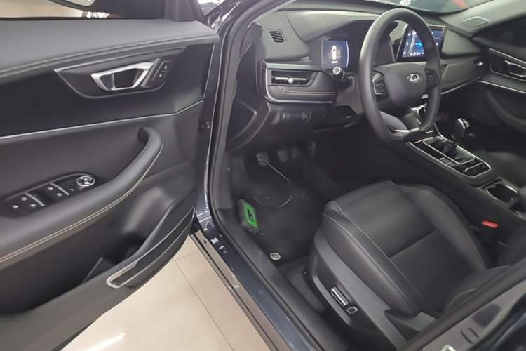 Used Chery Tiggo 8 2025 Excellence Version 230 TCI Manual Comfort Edition 5 Seats Driver Seat