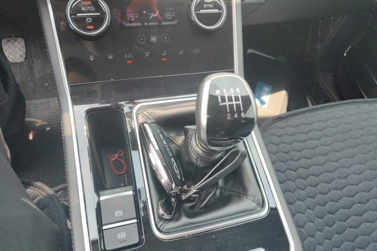 Used Chery Tiggo 8 2025 Excellence Version 230 TCI Manual Comfort Edition 5 Seats Gear Lever