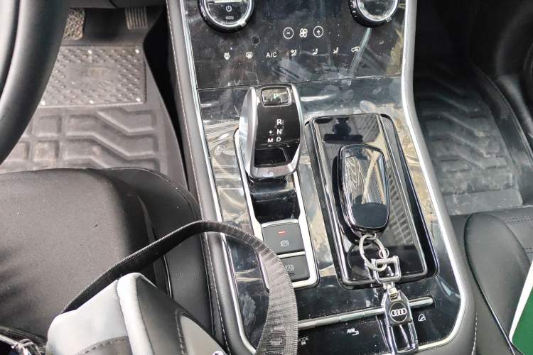 Used Chery Tiggo 8 2025 Excellence Edition 230 TCI Automatic Luxury Version 5 Seats Gear Lever