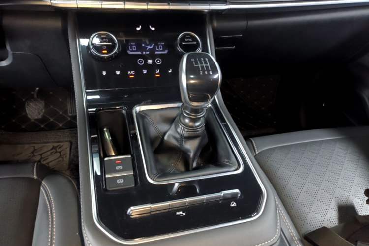 Used Chery Tiggo 8 2025 Excellence Version 230 TCI Manual Comfort Edition 5 Seats Gear Lever