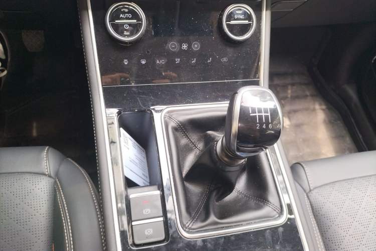 Used Chery Tiggo 8 2025 Excellence Version 230 TCI Manual Comfort Edition 5 Seats Gear Lever