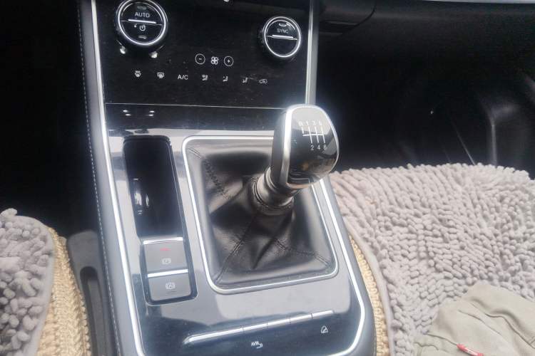 Used Chery Tiggo 8 2025 Excellence Edition 230 TCI Manual Comfort Version 7 Seats Gear Lever