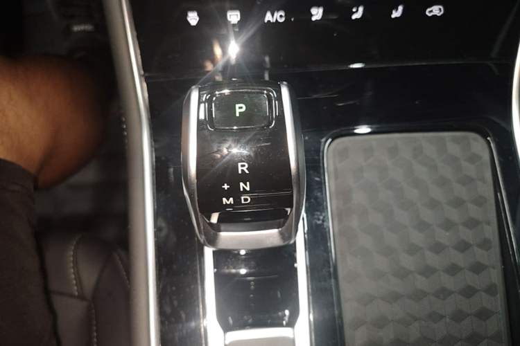 Used Chery Tiggo 8 2025 Excellence Edition 230 TCI Automatic Luxury Version 5 Seats Gear Lever