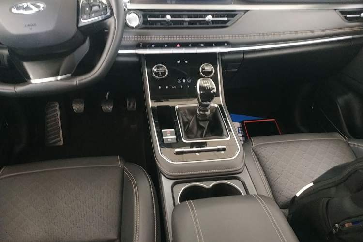 Used Chery Tiggo 8 2025 Excellence Version 230 TCI Manual Comfort Edition 5 Seats Gear Lever