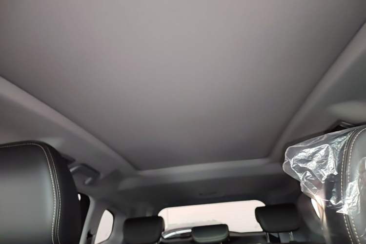 Used Chery Tiggo 8 2025 Excellence Version 230 TCI Manual Comfort Edition 5 Seats Headliner