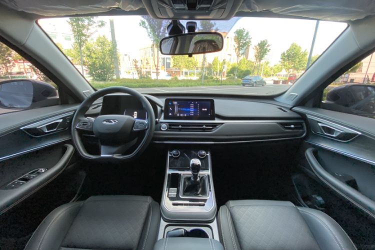 Used Chery Tiggo 8 2025 Excellence Version 230 TCI Manual Comfort Edition 5 Seats Interior 4