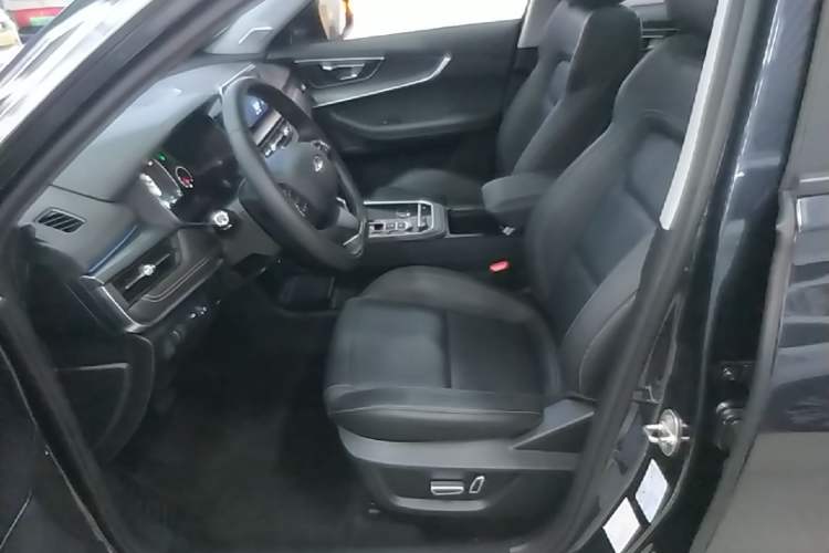 Used Chery Tiggo 8 2025 Excellence Edition 230 TCI Automatic Luxury Version 5 Seats Left Front Seat