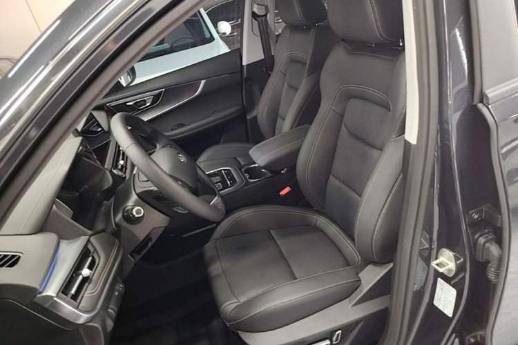 Used Chery Tiggo 8 2025 Excellence Edition 230 TCI Automatic Luxury Version 5 Seats Left Front Seat