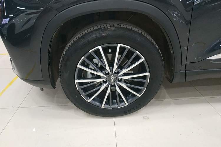 Used Chery Tiggo 8 2025 Excellence Edition 230 TCI Automatic Luxury Version 5 Seats Left Front Wheel Hub