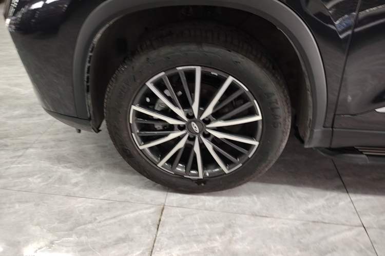 Used Chery Tiggo 8 2025 Excellence Edition 230 TCI Automatic Luxury Version 5 Seats Left Front Wheel Hub