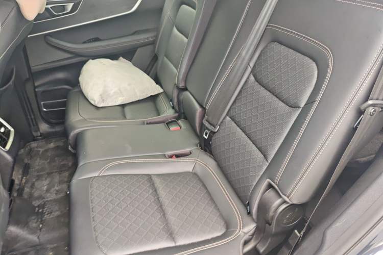 Used Chery Tiggo 8 2025 Excellence Version 230 TCI Automatic Luxury Edition 7 Seats Left Rear Seat
