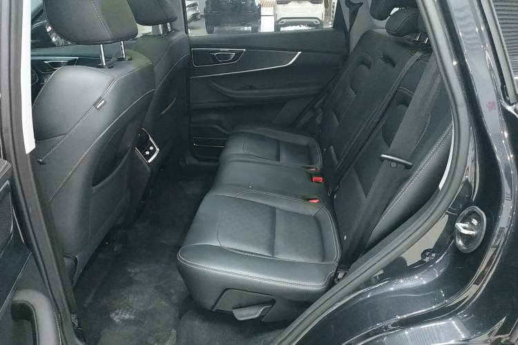 Used Chery Tiggo 8 2025 Excellence Edition 230 TCI Automatic Luxury Version 5 Seats Left Rear Seat