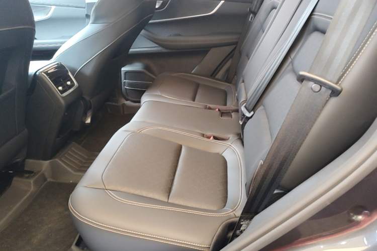 Used Chery Tiggo 8 2025 Excellence Version 230 TCI Automatic Luxury Edition 7 Seats Left Rear Seat