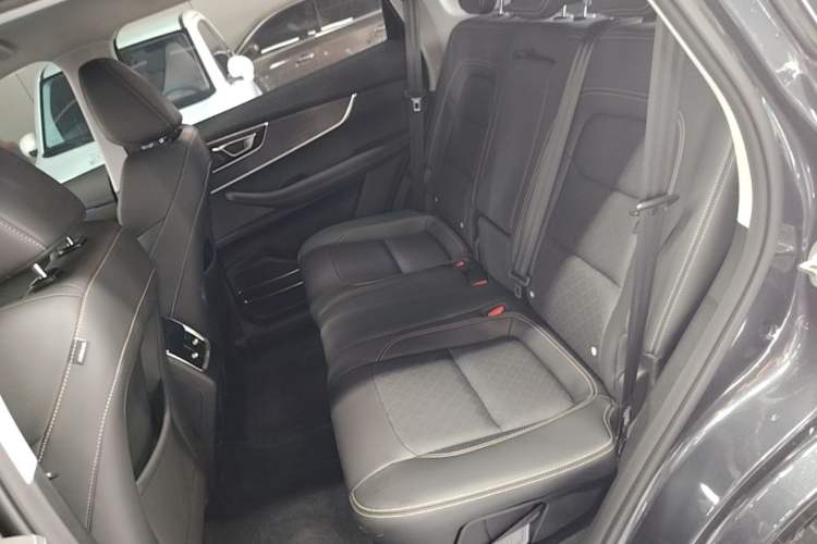 Used Chery Tiggo 8 2025 Excellence Edition 230 TCI Automatic Luxury Version 5 Seats Left Rear Seat