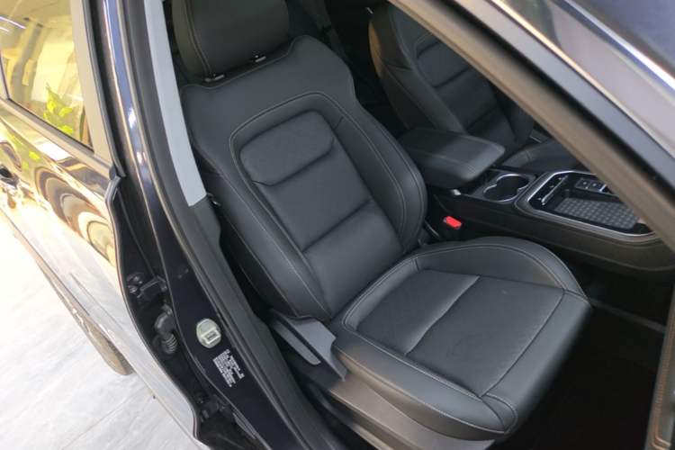 Used Chery Tiggo 8 2025 Excellence Edition 230 TCI Automatic Luxury Version 5 Seats Right Front Seat