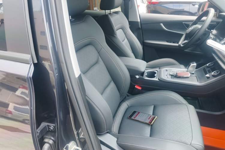 Used Chery Tiggo 8 2025 Excellence Edition 230 TCI Automatic Luxury Version 5 Seats Right Front Seat