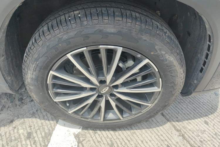 Used Chery Tiggo 8 2025 Excellence Version 230 TCI Manual Comfort Edition 5 Seats Right Front Wheel Hub