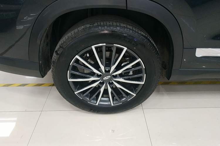 Used Chery Tiggo 8 2025 Excellence Edition 230 TCI Automatic Luxury Version 5 Seats Right Rear Wheel Hub